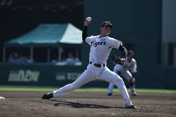 阪神タイガースの今朝丸裕喜選手が6月の最優秀選手に選ばれる