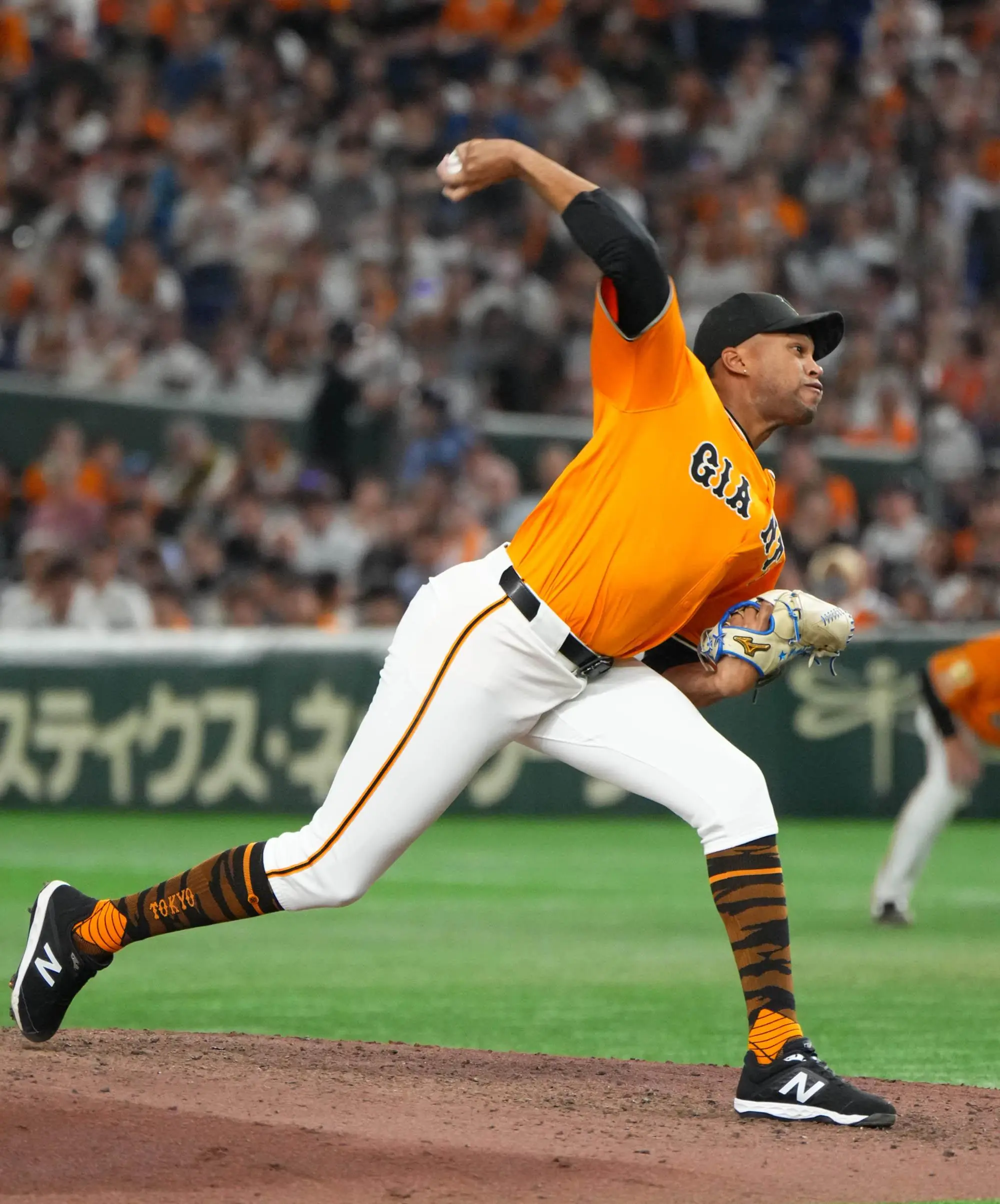 読売ジャイアンツ、橙魂ユニホームを公認オークションに出品―復興支援を目的に58点を2弾で販売