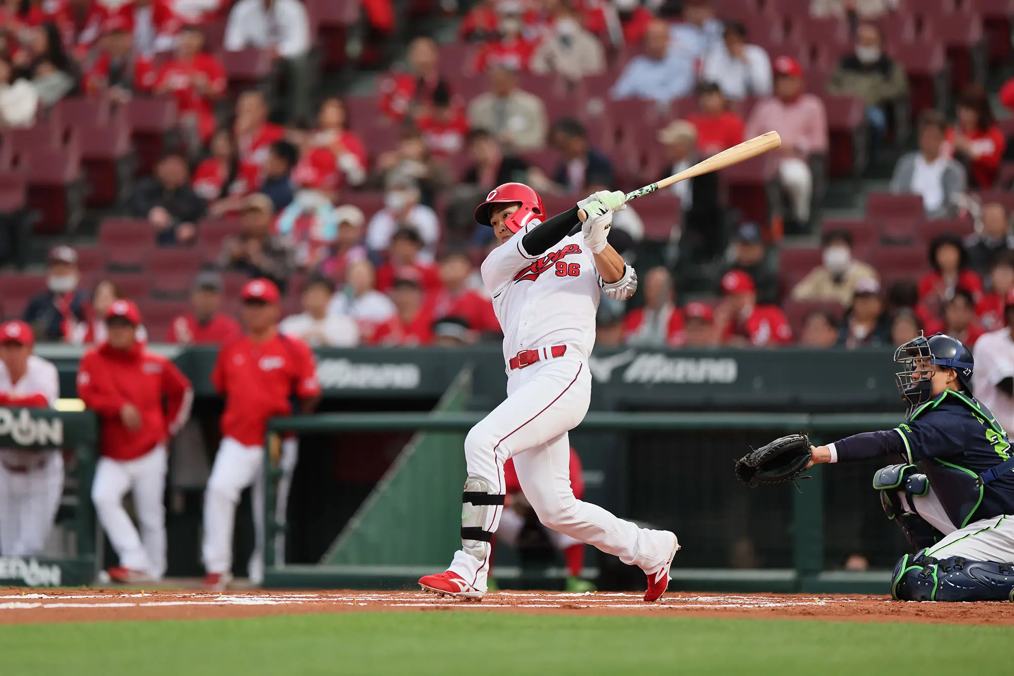 中村奨成選手の活躍と彼を応援するグッズのご紹介