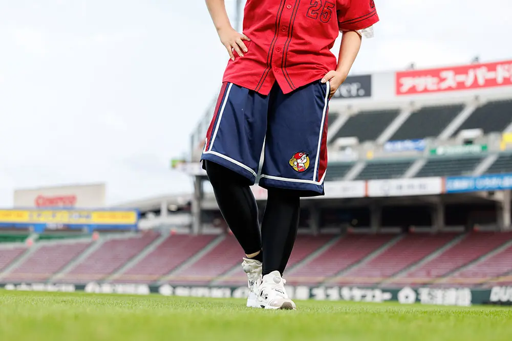 広島東洋カープの新商品、涼しさとおしゃれを兼ね備えたバスケパンツ登場！