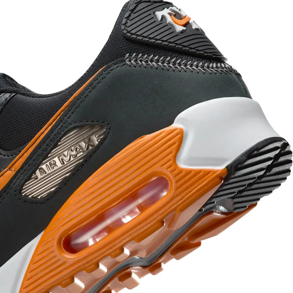 読売ジャイアンツが特別モデルのシューズ「ナイキ エア マックス 90 TOKYO GIANTS」を発売決定！