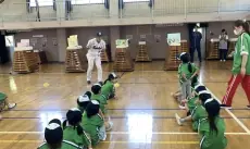 東京ヤクルトスワローズが子どもたちをサポートするプログラムに参加！
