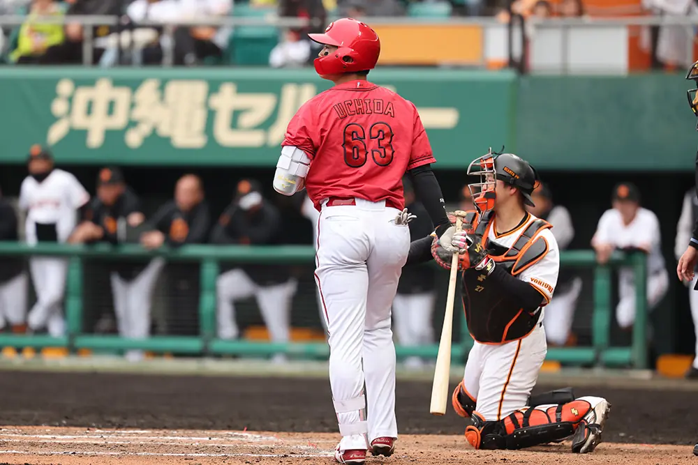 広島東洋カープのプロ仕様ヘルメットの受付が開始されました！