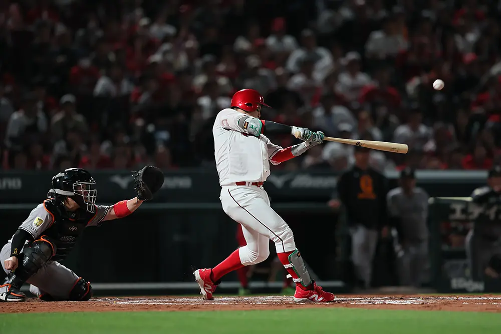 小園海斗選手が逆転グランドスラム！新グッズも登場