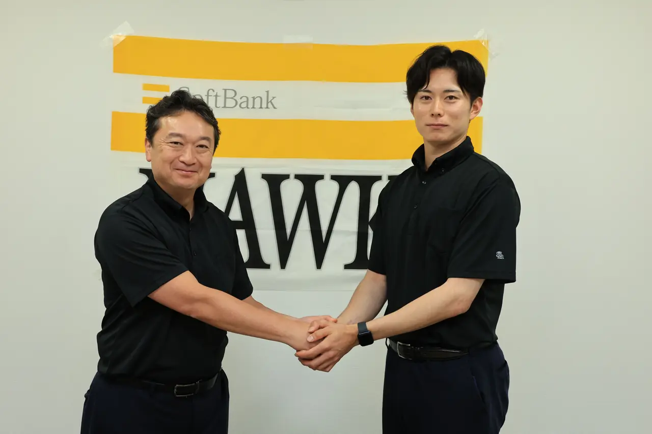 川口冬弥投手が育成選手から支配下選手に登録される