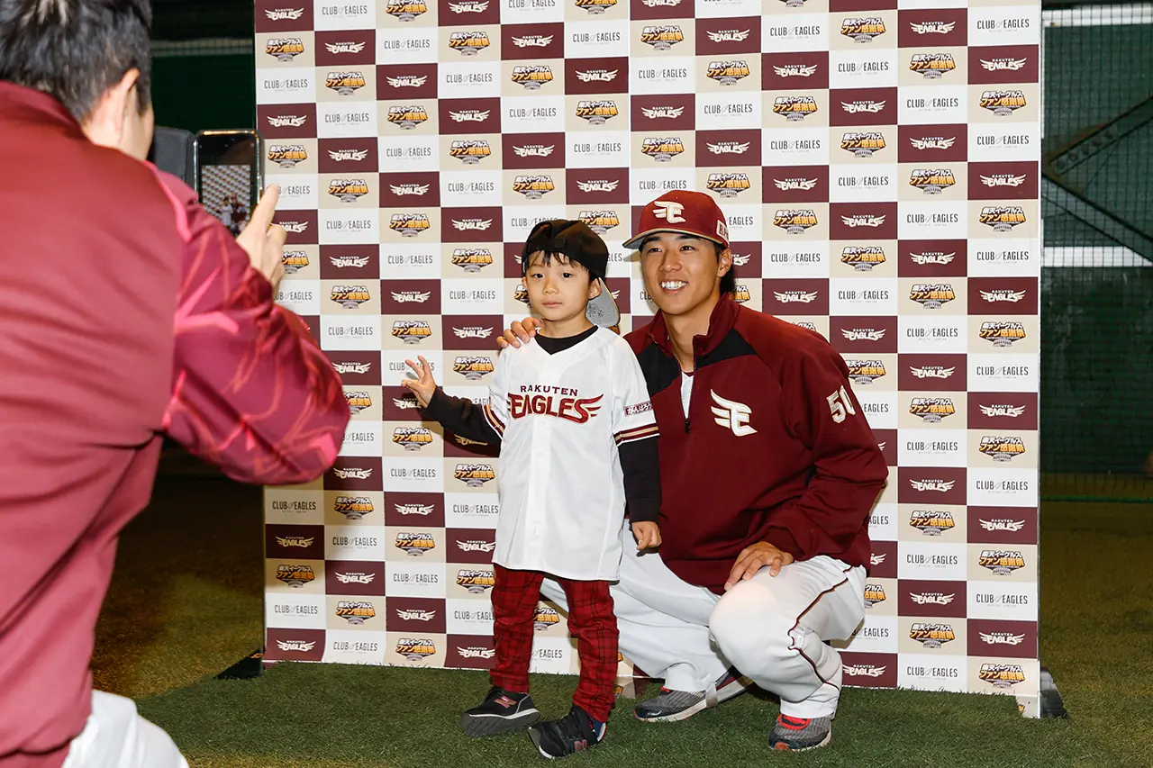 楽天イーグルス選手とツーショット写真撮影ができるイベントがファーム公式戦で開催！