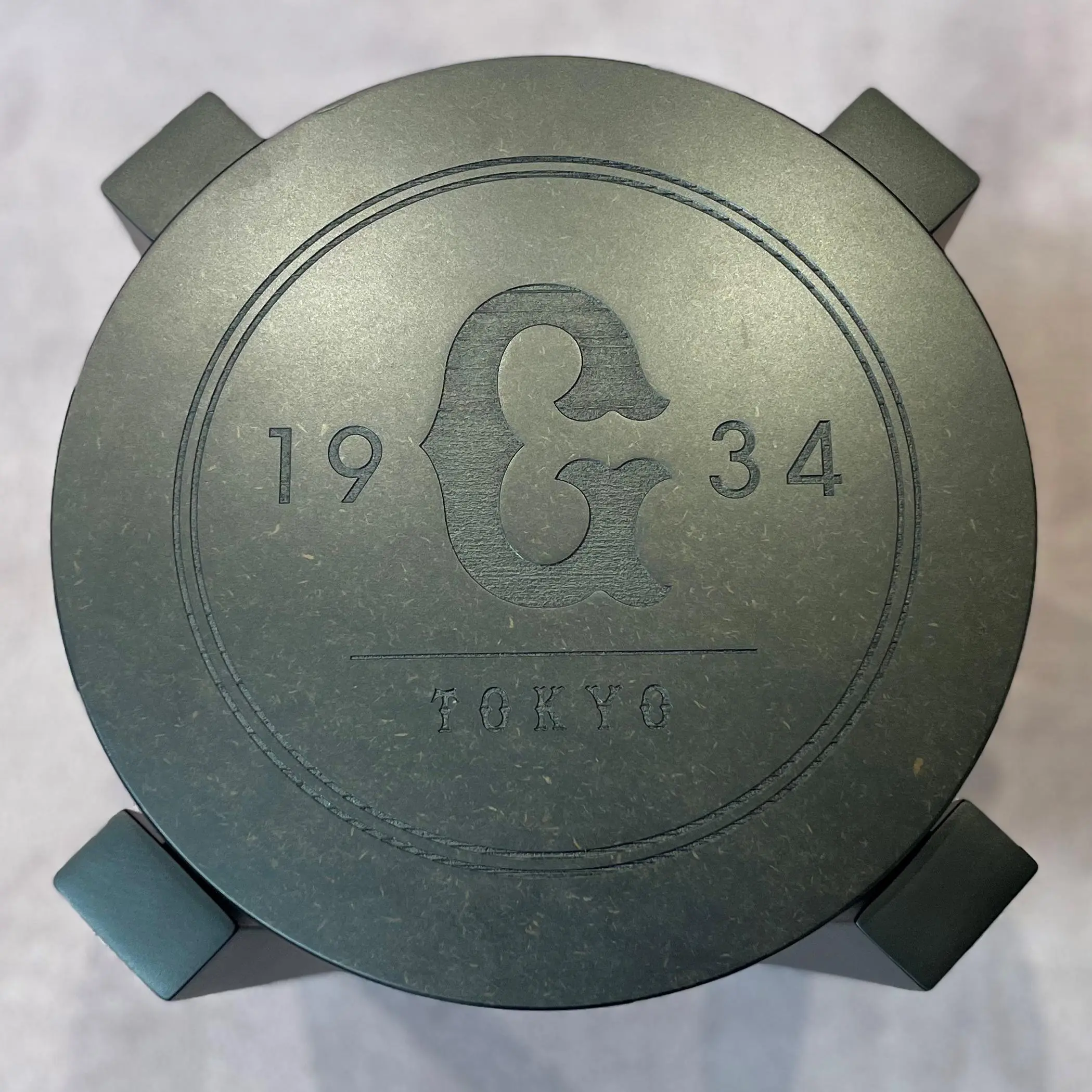 読売ジャイアンツ、カリモク家具とコラボグッズを発売