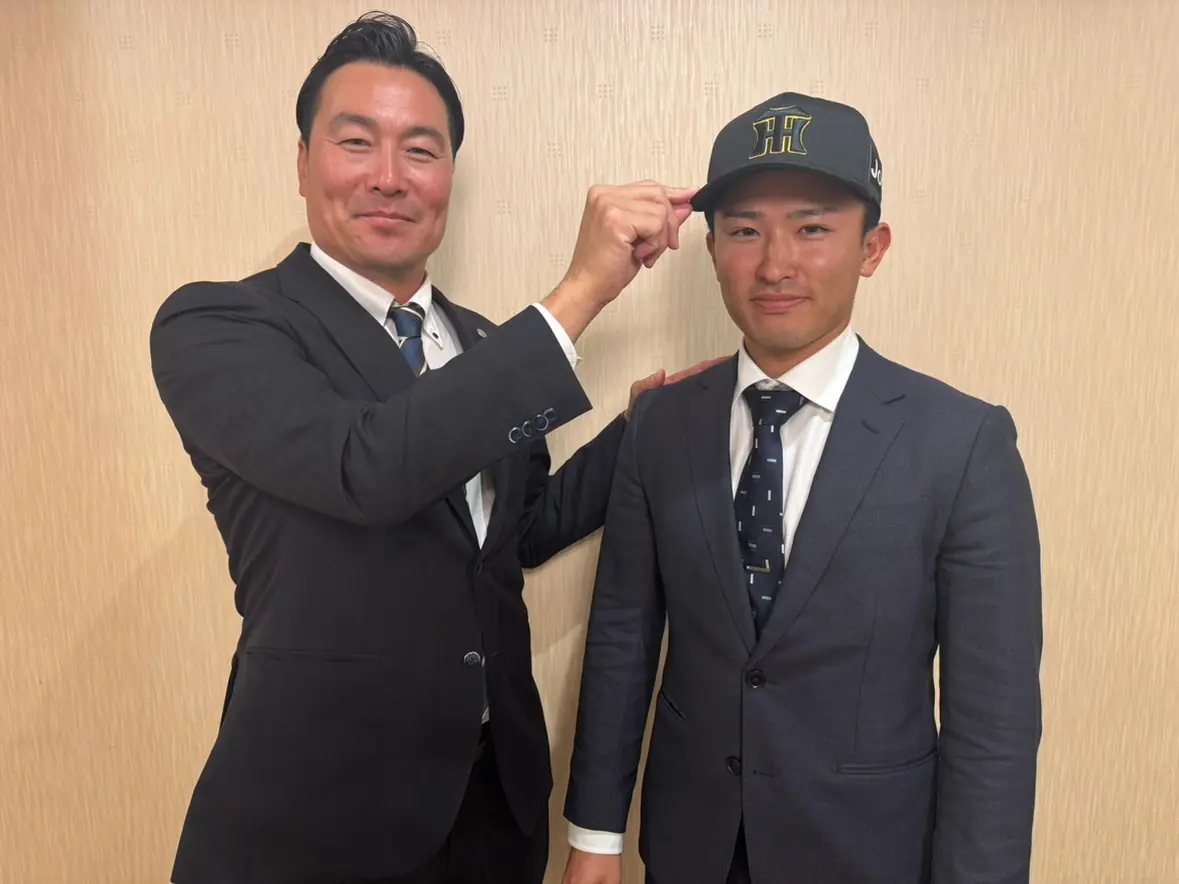 阪神タイガース、山﨑照英選手との仮契約を完了