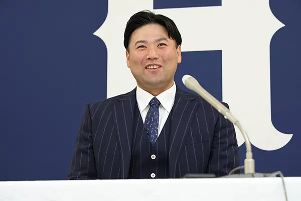 末包昇大選手 広島東洋カープと契約更改 来季の目標はホームラン30本・打点100