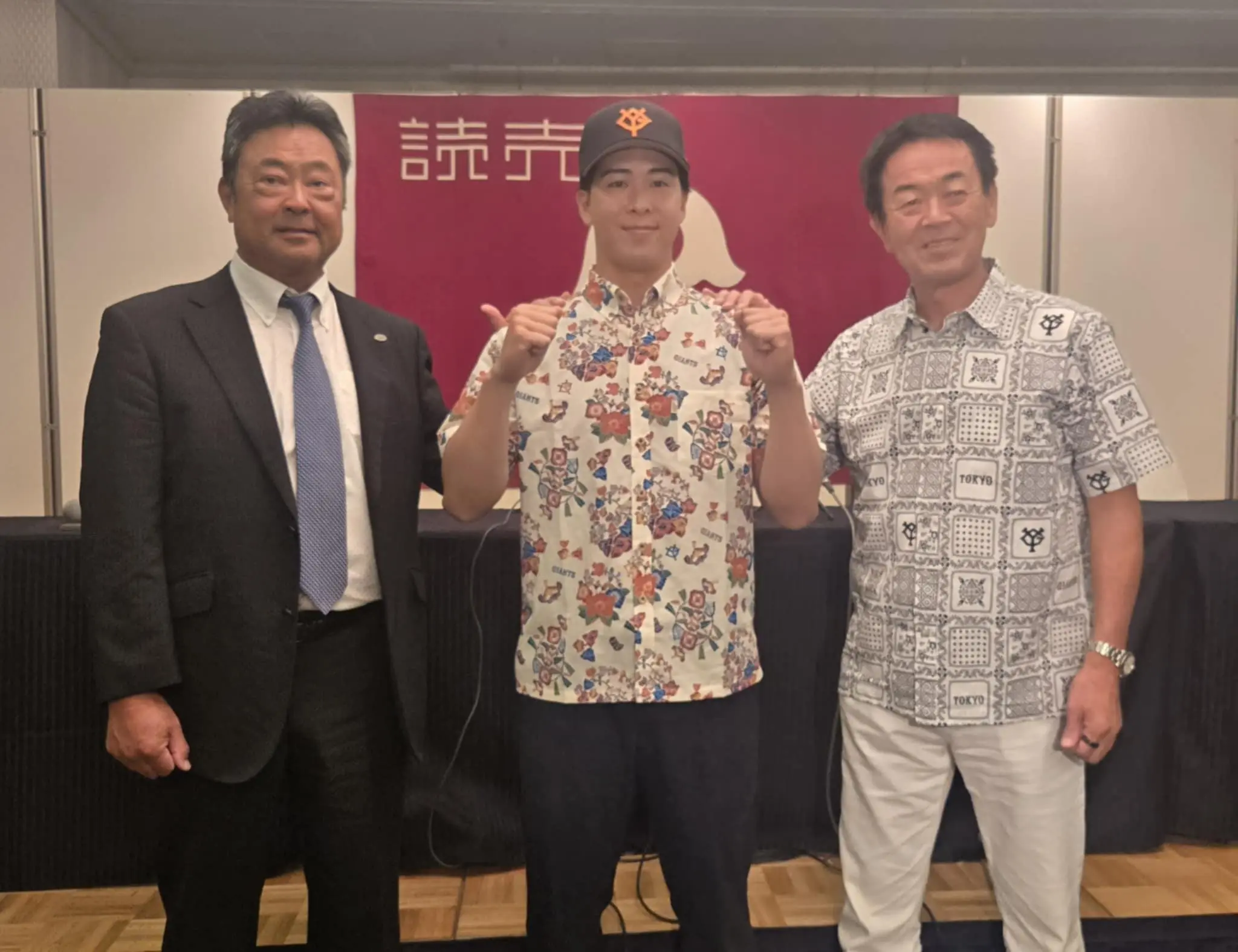 巨人・ドラフト5位 小濱佑斗選手が仮契約 背番号33で一歩ずつ前へ